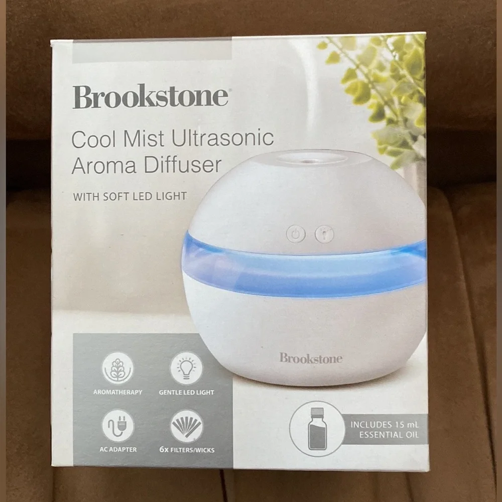 Brookstone Cool Mist Ultrasonic Aroma Diffuser